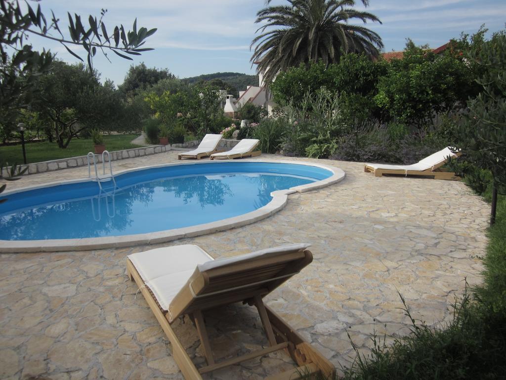 Apartments Dumencic Rab Mundanije Экстерьер фото