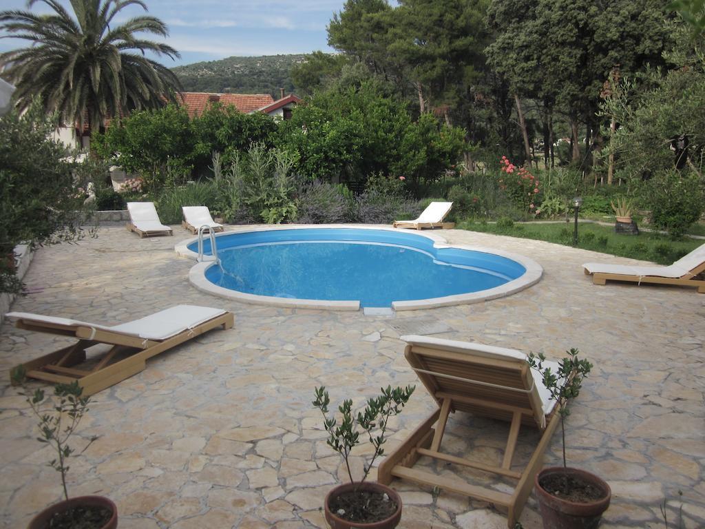 Apartments Dumencic Rab Mundanije Экстерьер фото